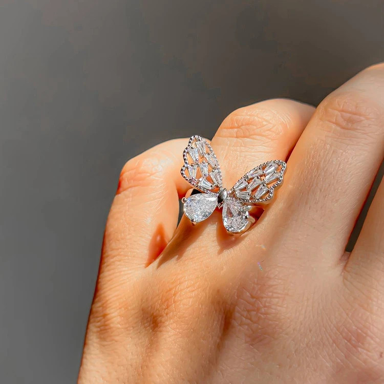 انگشتر پروانه